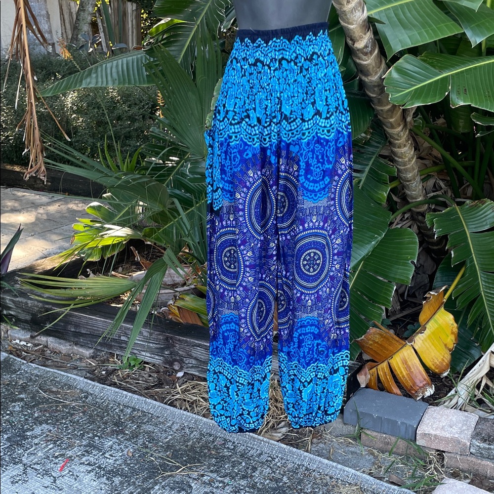 Bohemian smock waist , balloon pants
